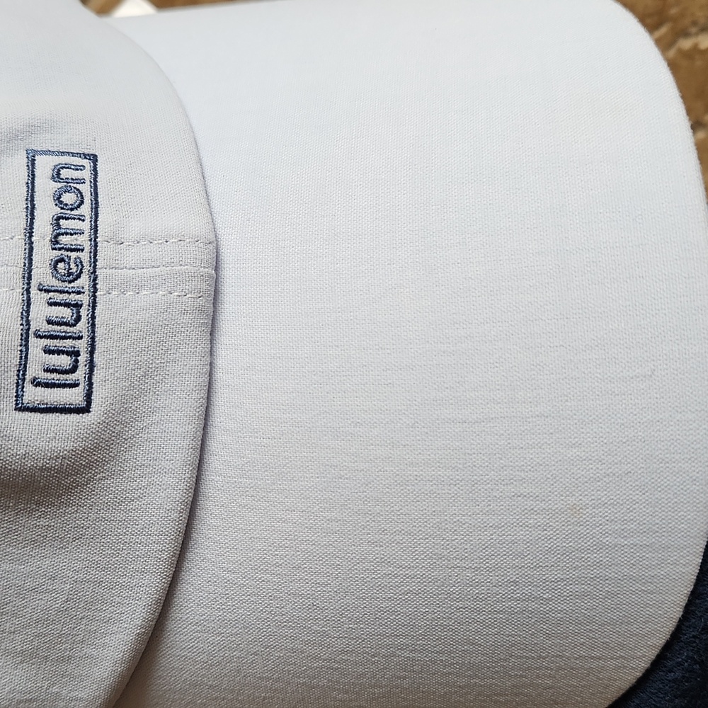 lululemon Baby Blue baseball cap with Silver Metal logo On Side - Picture 10 of 11